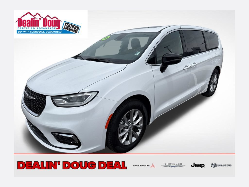 Used 2026 Chrysler Pacifica Limited FWD image 1
