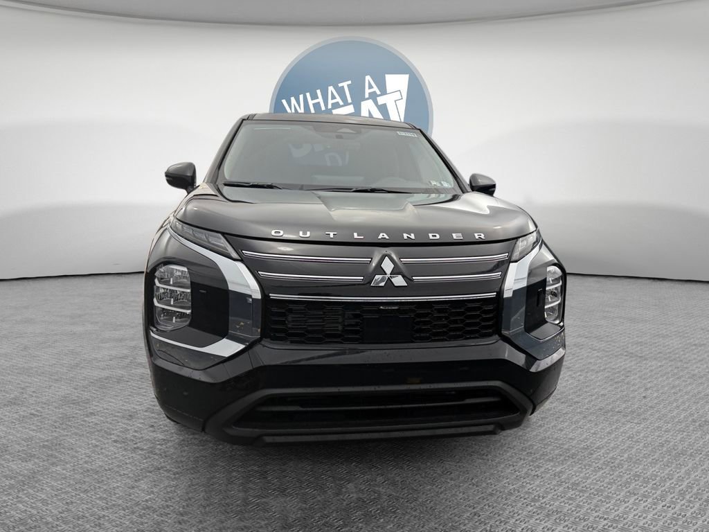 New 2026 Mitsubishi Outlander ES image 9