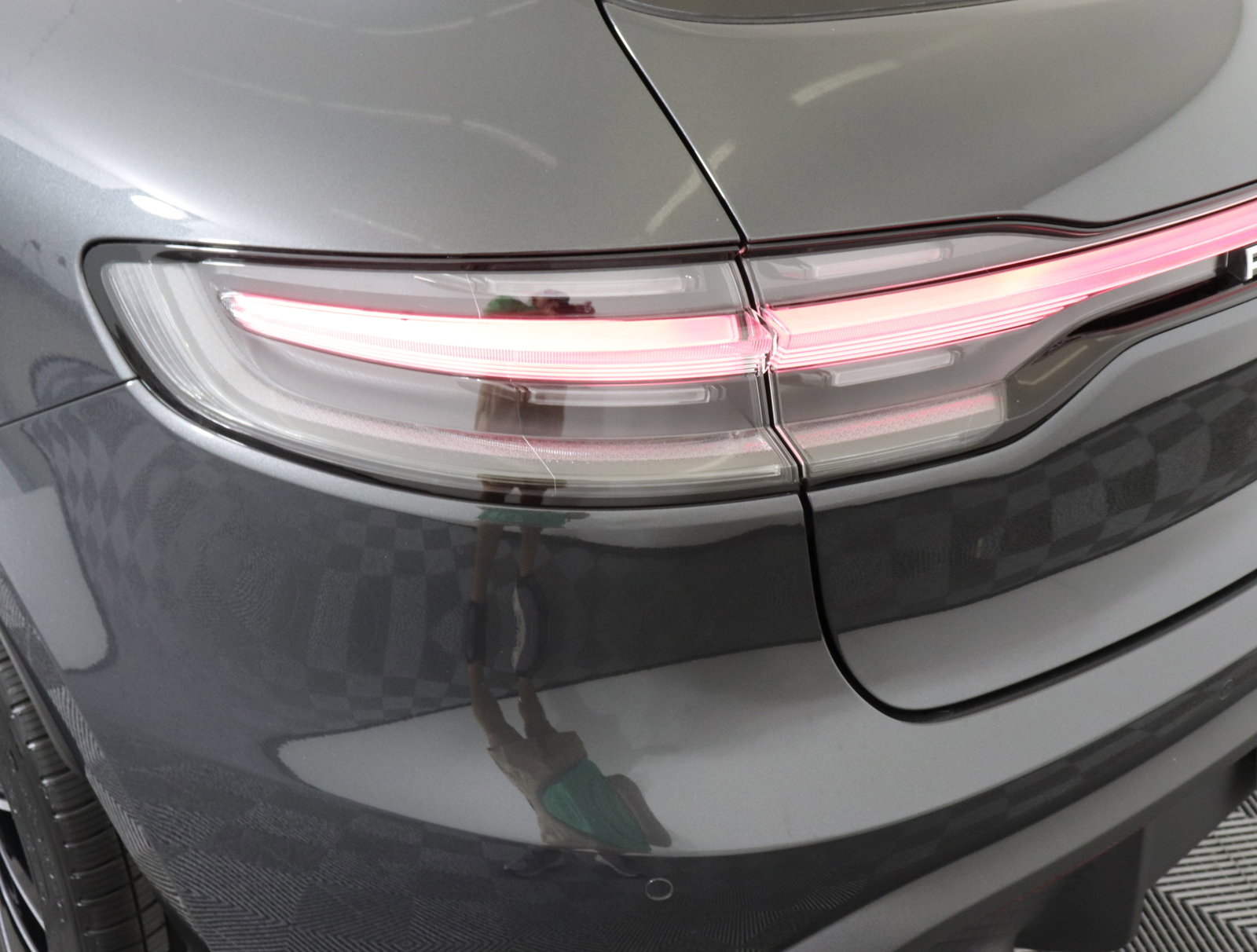 Used 2025 Porsche Macan image 13