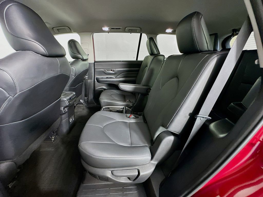 Used 2024 Toyota Grand Highlander AWD image 24