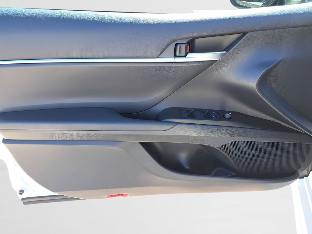 Certified 2022 Toyota Camry SE w/ Convenience Package image 12