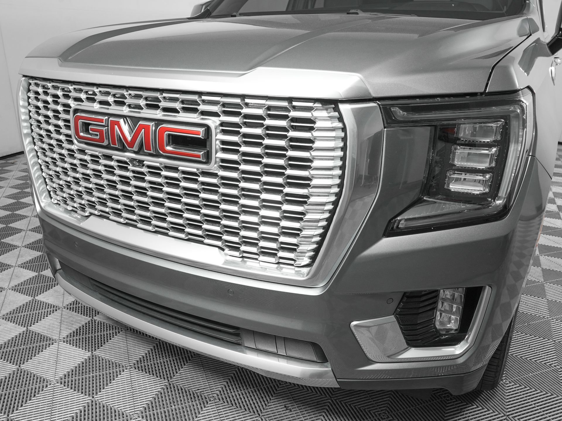Used 2022 GMC Yukon Denali RWD image 32