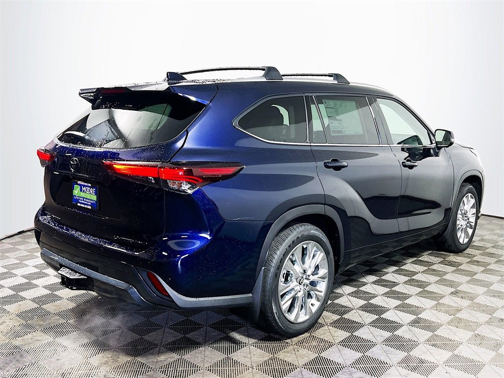 New 2026 Toyota Highlander Limited image 8