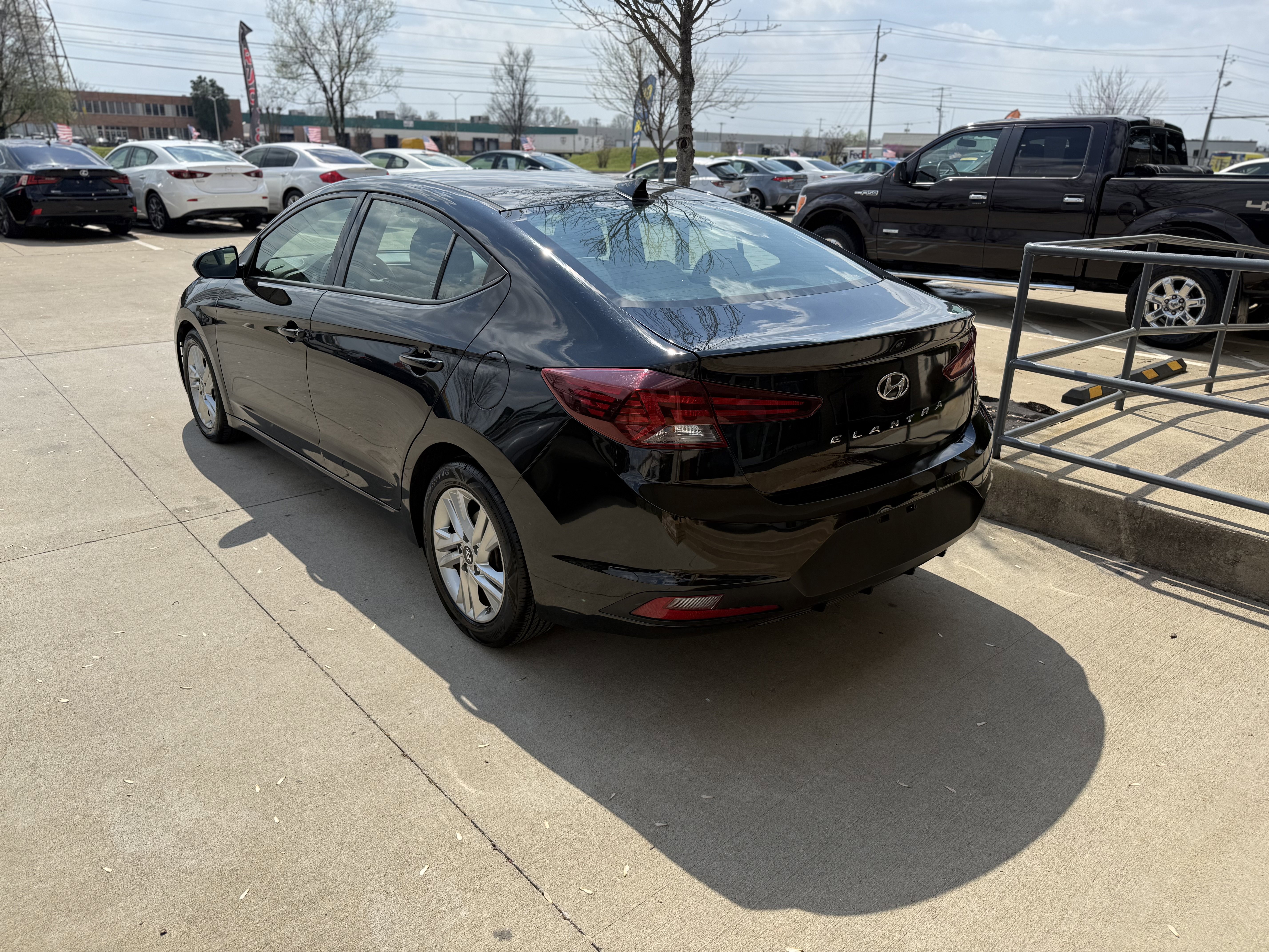 Used 2020 Hyundai Elantra SEL w/ Cargo Package (C1) FWD image 4