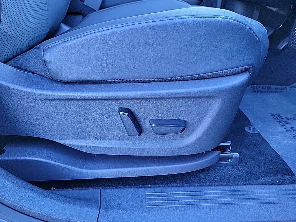 Used 2023 Nissan Ariya FWD image 17