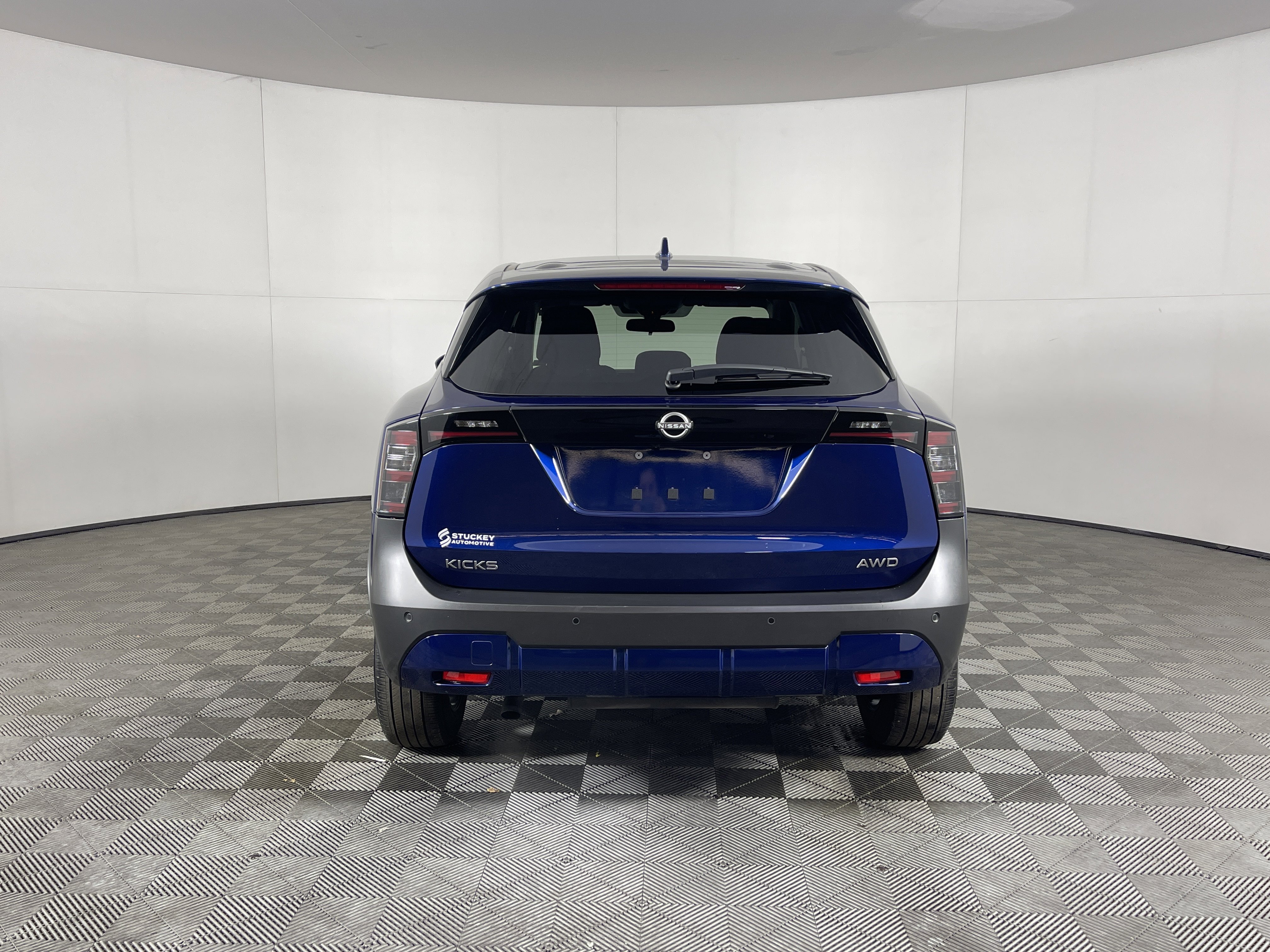 Used 2025 Nissan Kicks SV image 4