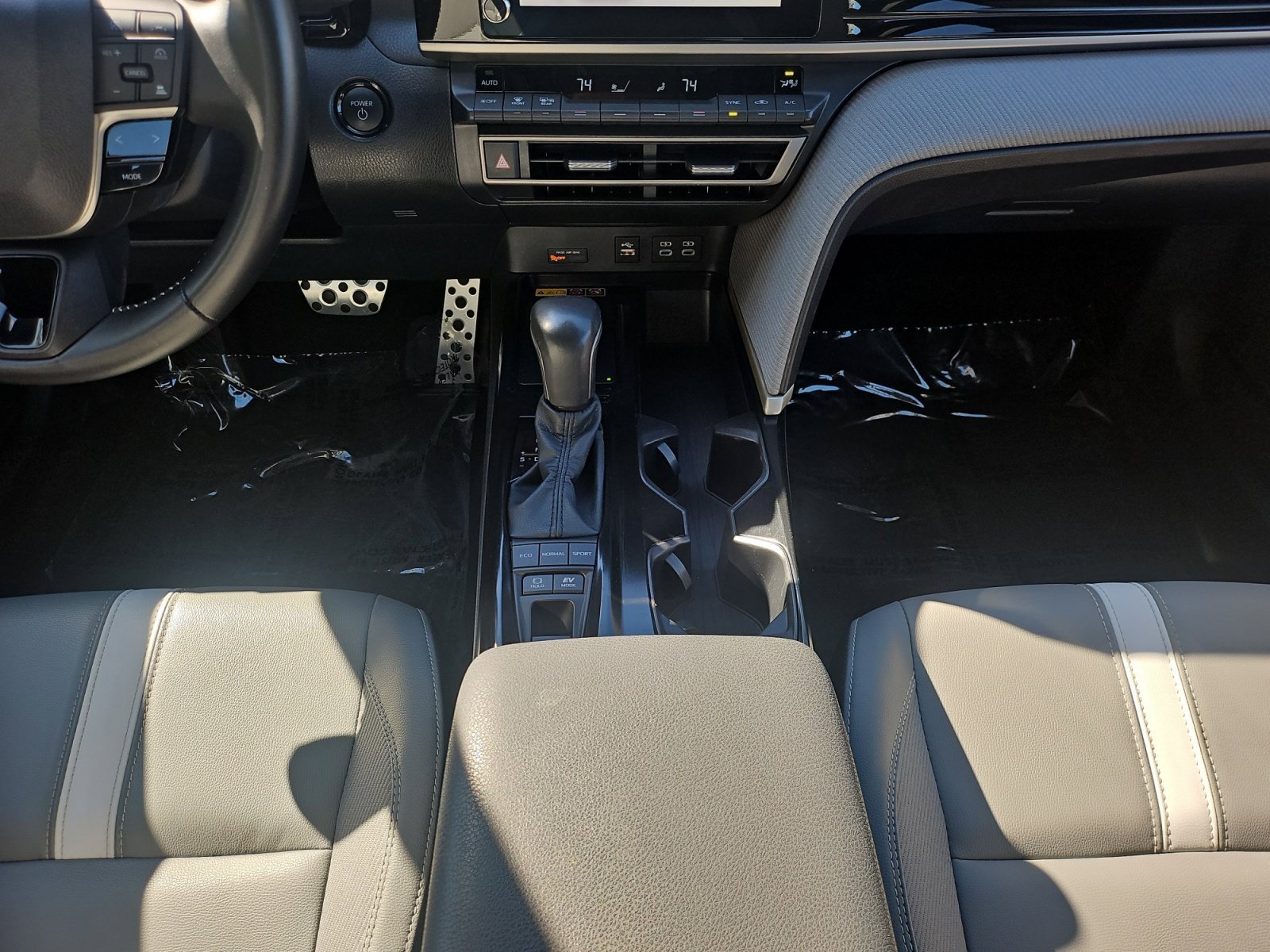 Used 2025 Toyota Camry SE FWD image 31