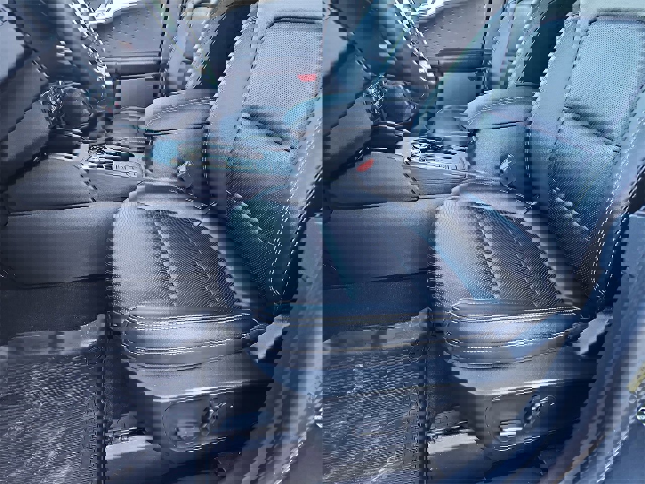 Used 2020 Ford Escape SEL image 15