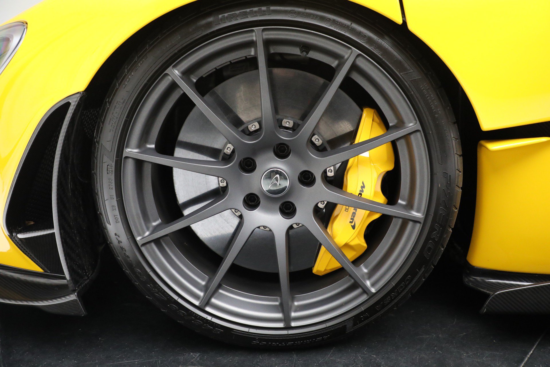 Used 2015 McLaren P1 RWD image 15