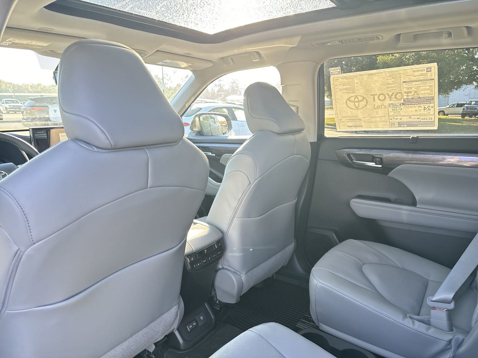 New 2025 Toyota Highlander Platinum AWD/4WD image 29