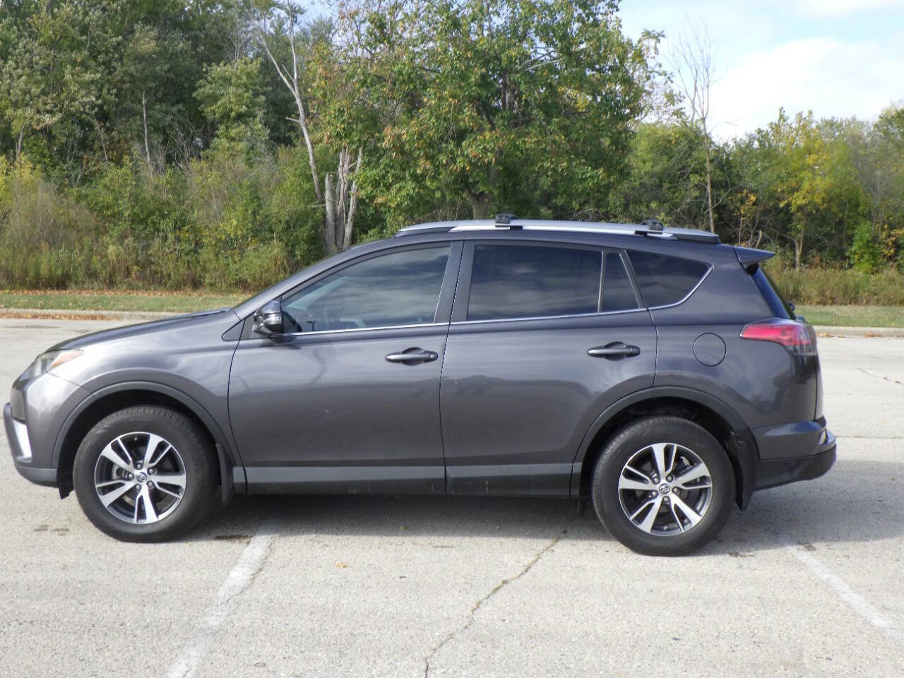 Used 2017 Toyota RAV4 XLE w/ Premium Special Value Package FWD image 2