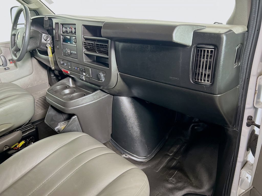 Used 2022 Chevrolet Express 2500 RWD image 26