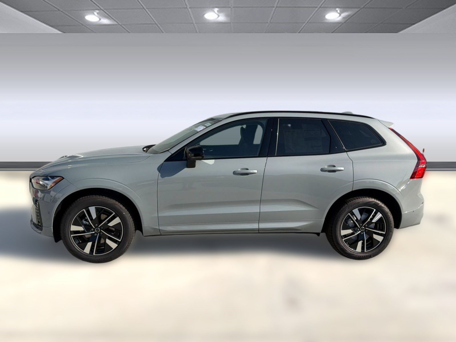 New 2026 Volvo XC60 B5 Plus w/ Climate Package AWD/4WD image 2