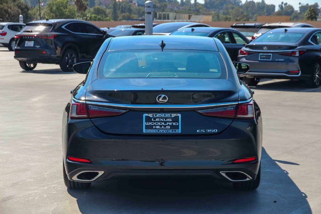 Certified 2024 Lexus ES 350 w/ Premium Package FWD image 6