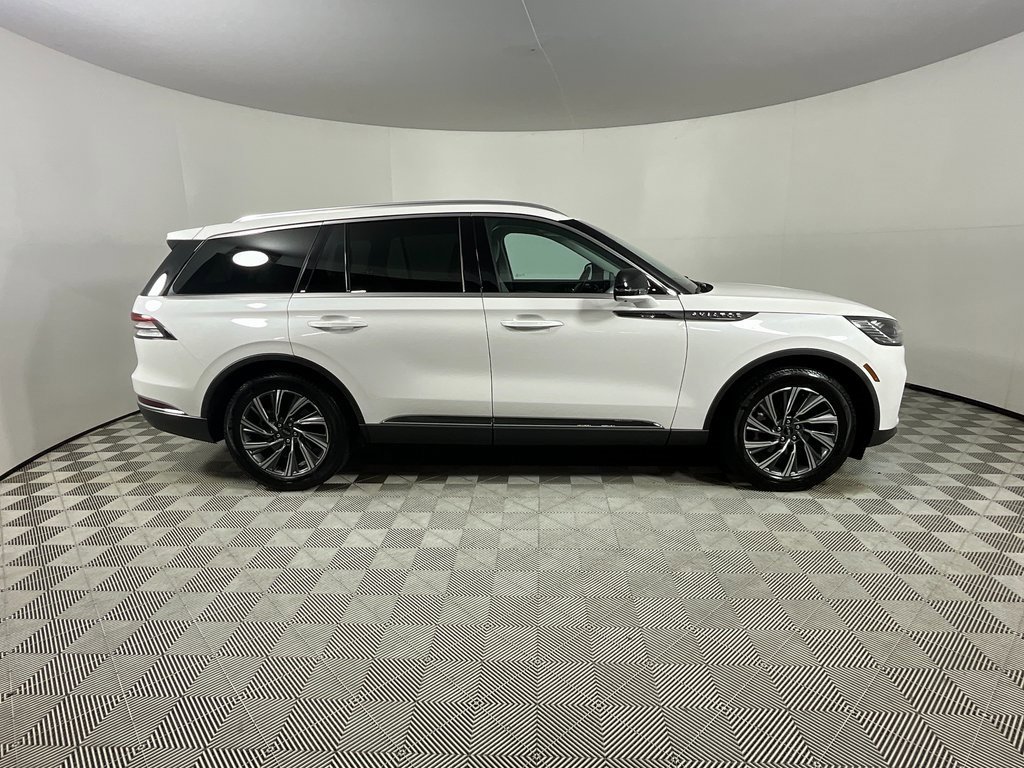 Used 2025 Lincoln Aviator 2WD w/ Equipment Group 101A image 5