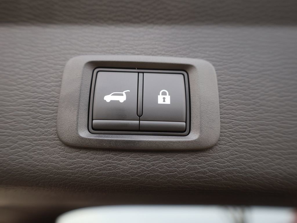 New 2025 Mitsubishi Outlander SEL image 28