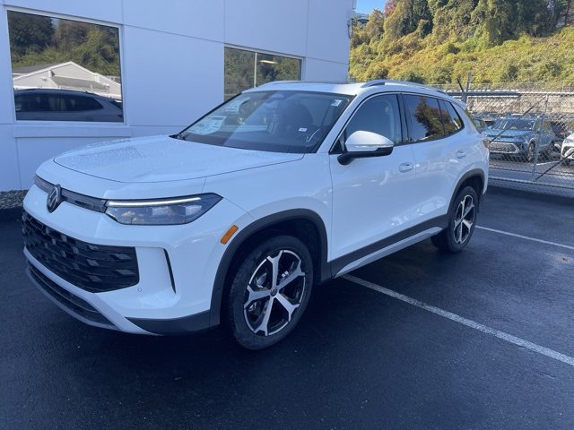 New 2026 Volkswagen Tiguan SE image 2