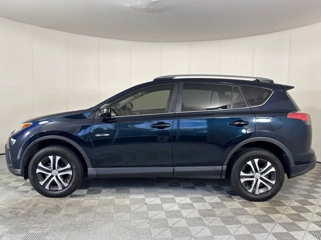 Used 2018 Toyota RAV4 LE FWD image 7