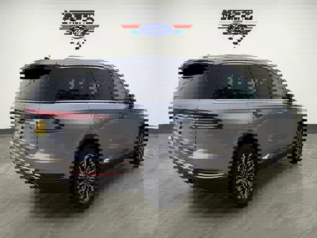 Used 2023 Lincoln Aviator Reserve image 5
