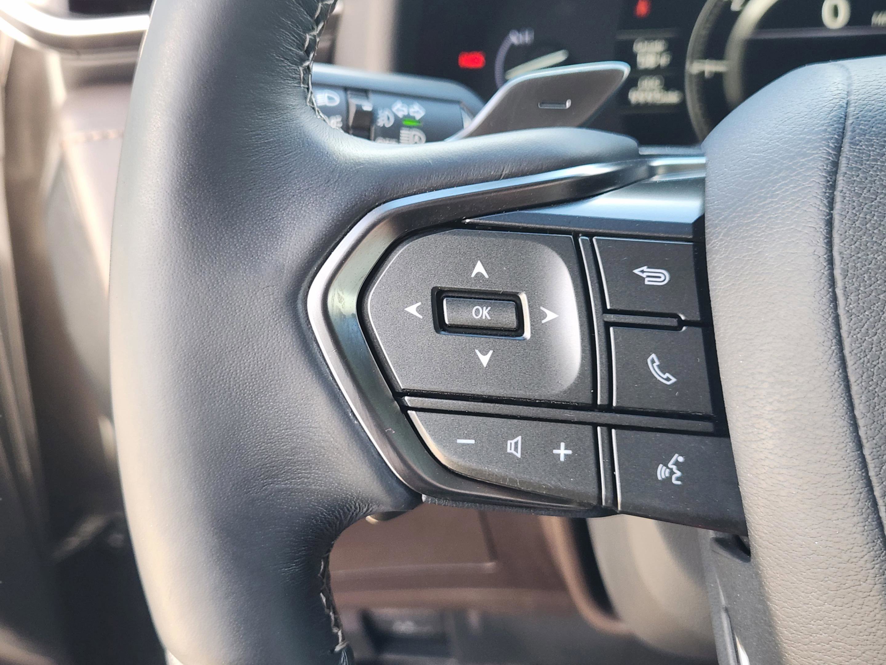 Used 2023 Lexus LX 600 4WD w/ Accessory Package (Z1) image 25