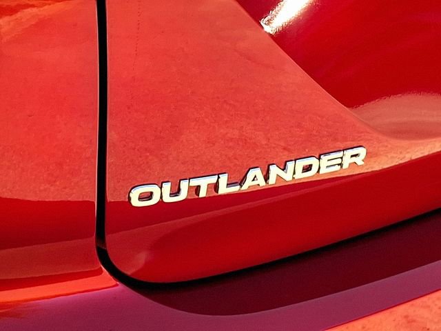 New 2025 Mitsubishi Outlander SE image 17