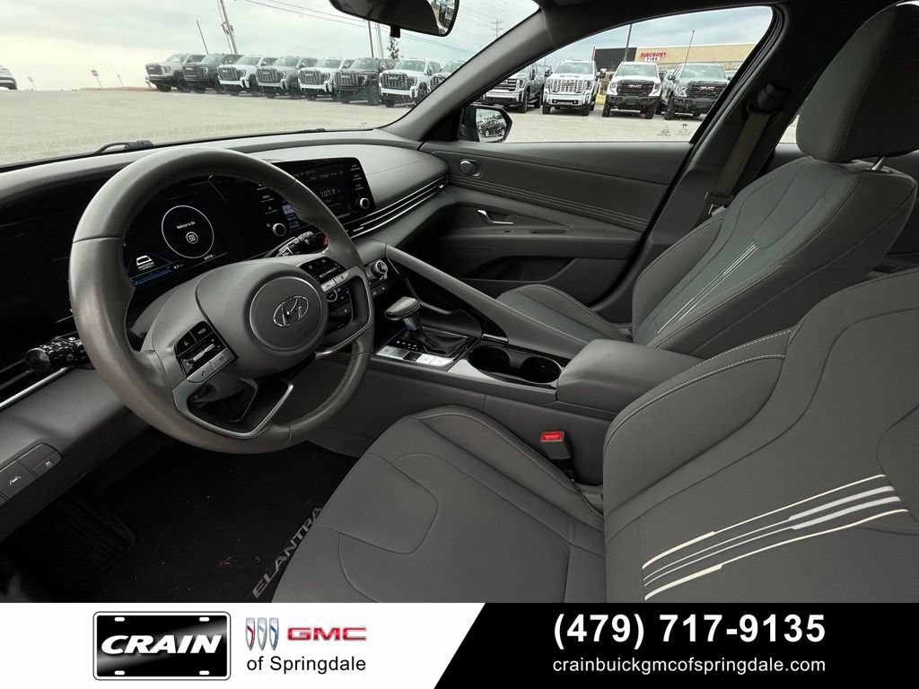 Used 2021 Hyundai Elantra SEL w/ Convenience + Premium Package FWD image 9