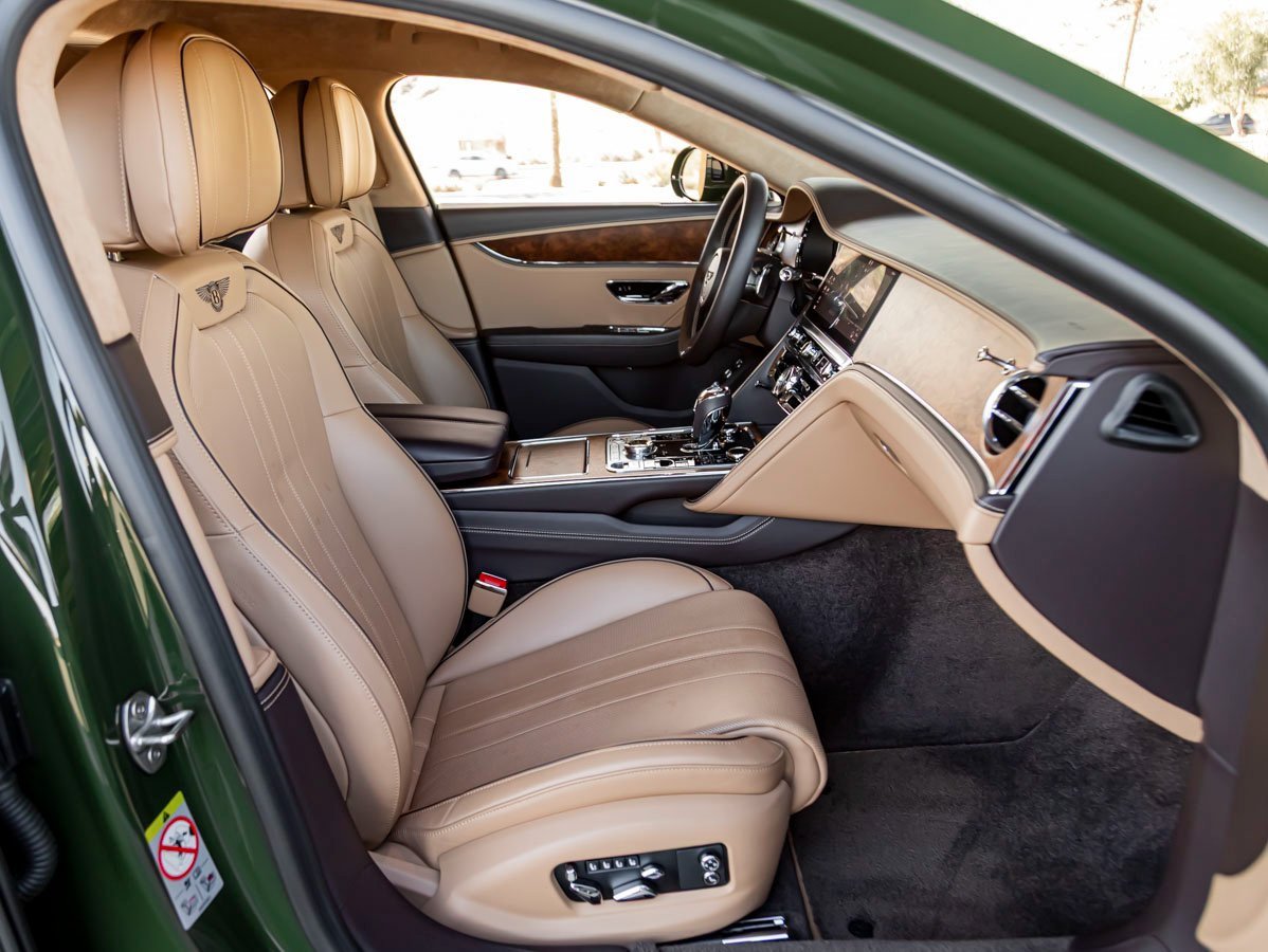 Used 2022 Bentley Flying Spur Plug-In Hybrid image 2