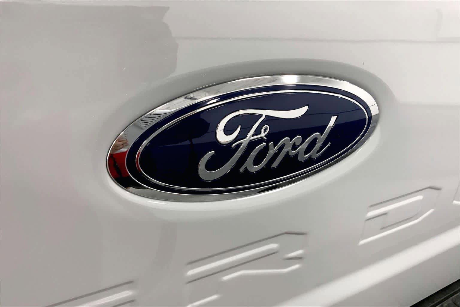 New 2026 Ford F350 Lariat w/ FX4 Off-Road Package AWD/4WD image 11