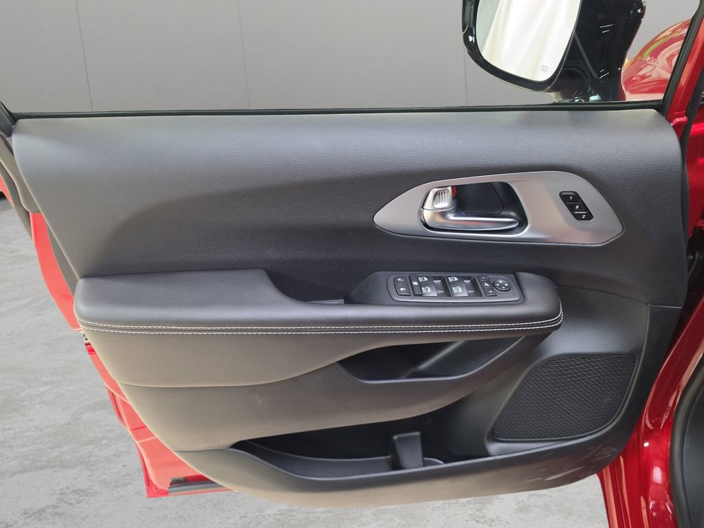 New 2026 Chrysler Pacifica Limited image 14