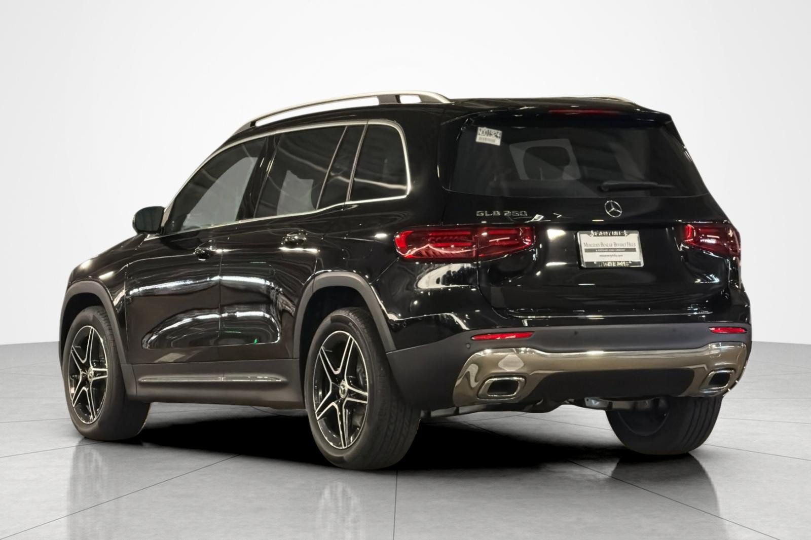 New 2026 Mercedes-Benz GLB 250 image 3