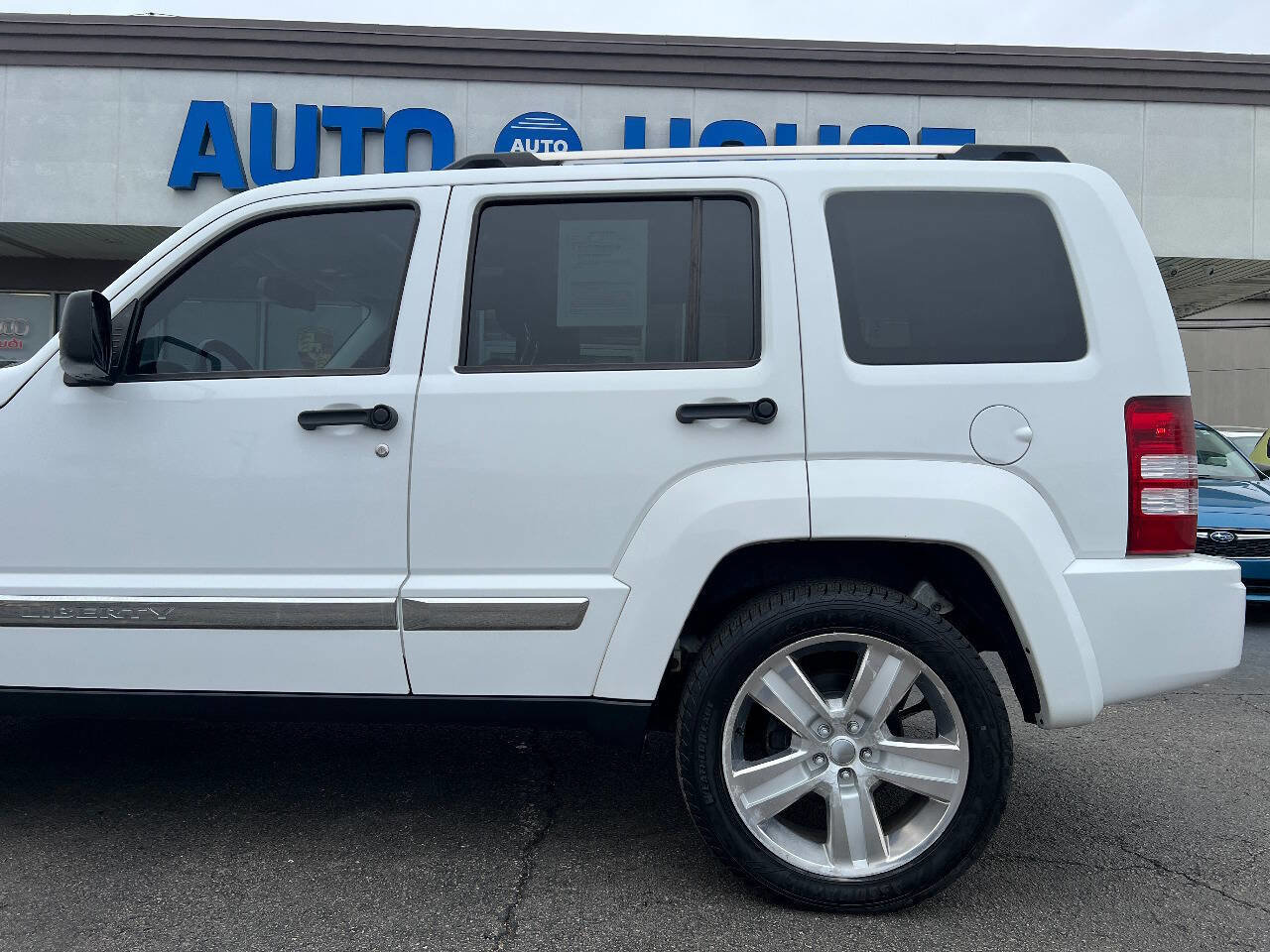 Used 2012 Jeep Liberty Limited Jet w/ Comfort/Convenience Group image 39