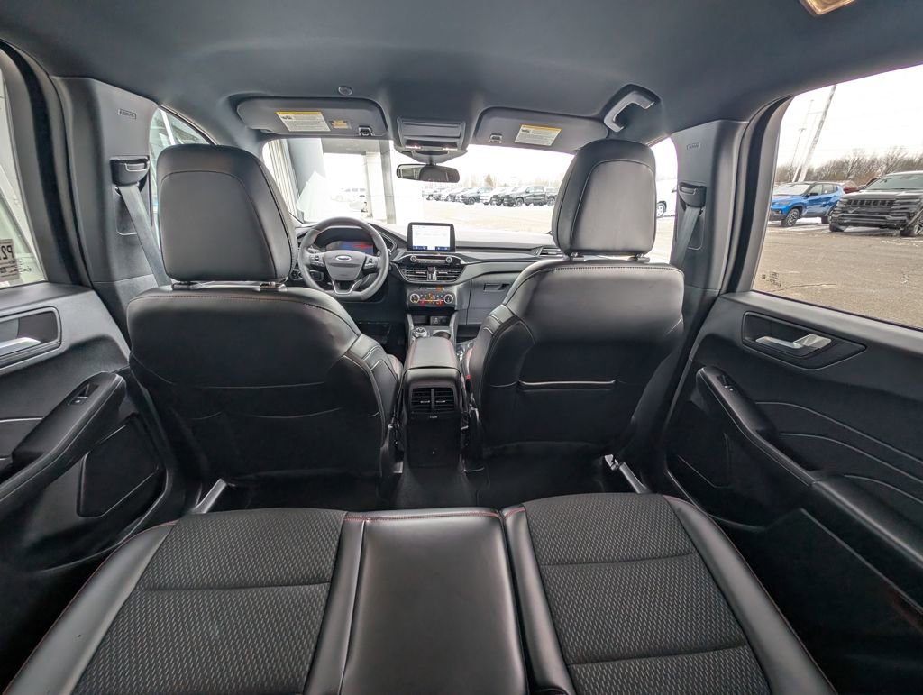 Used 2025 Ford Escape ST-Line Select image 18