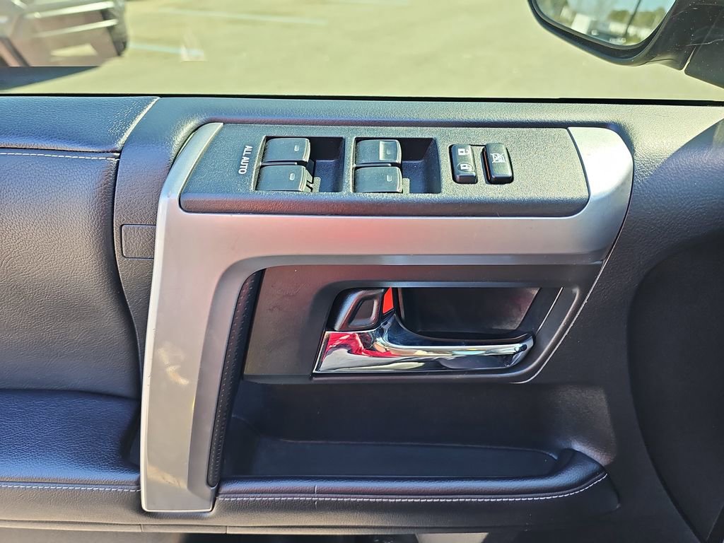 Used 2023 Toyota 4Runner SR5 AWD/4WD image 31