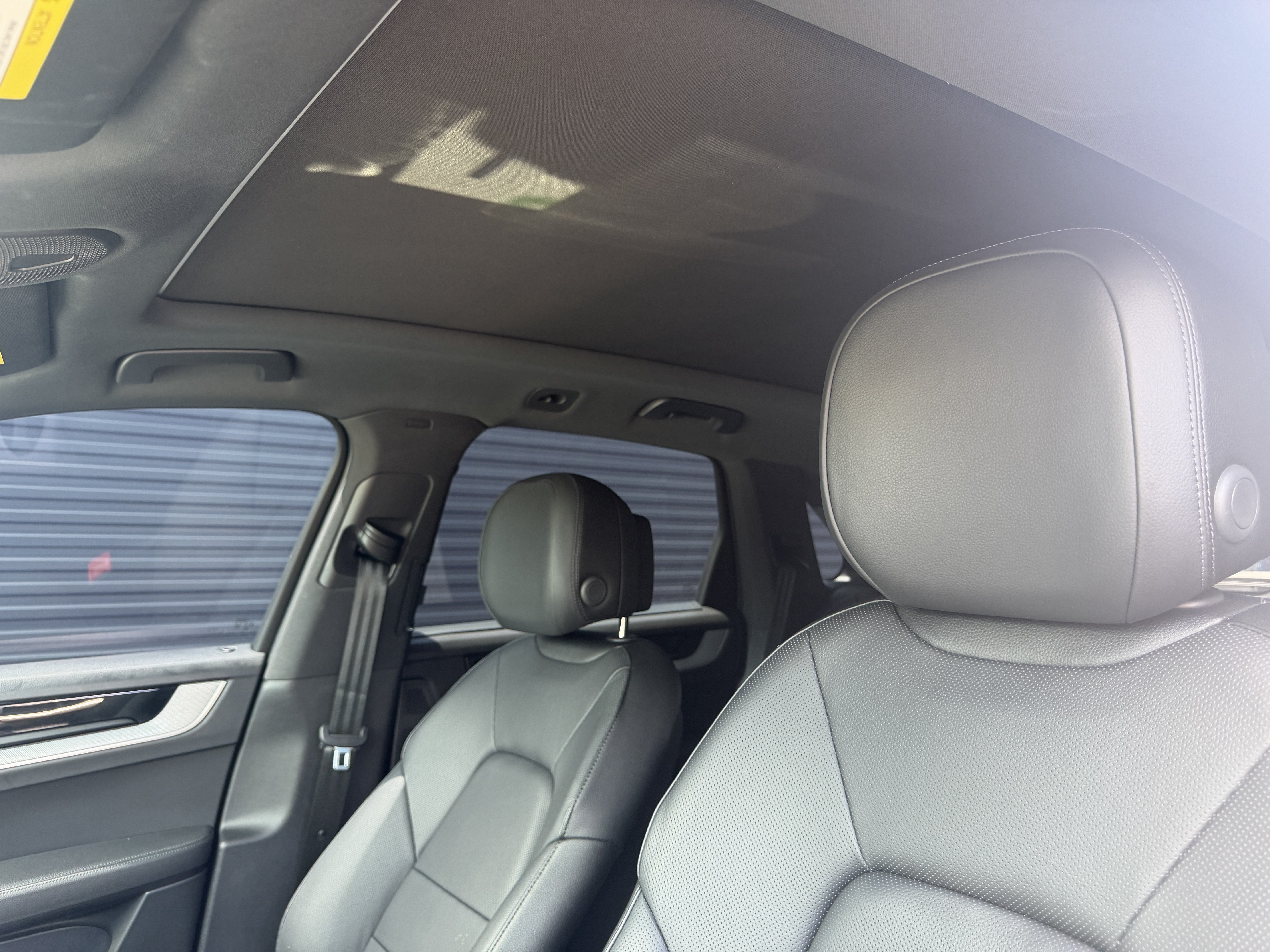 Certified 2024 Porsche Cayenne AWD/4WD image 32