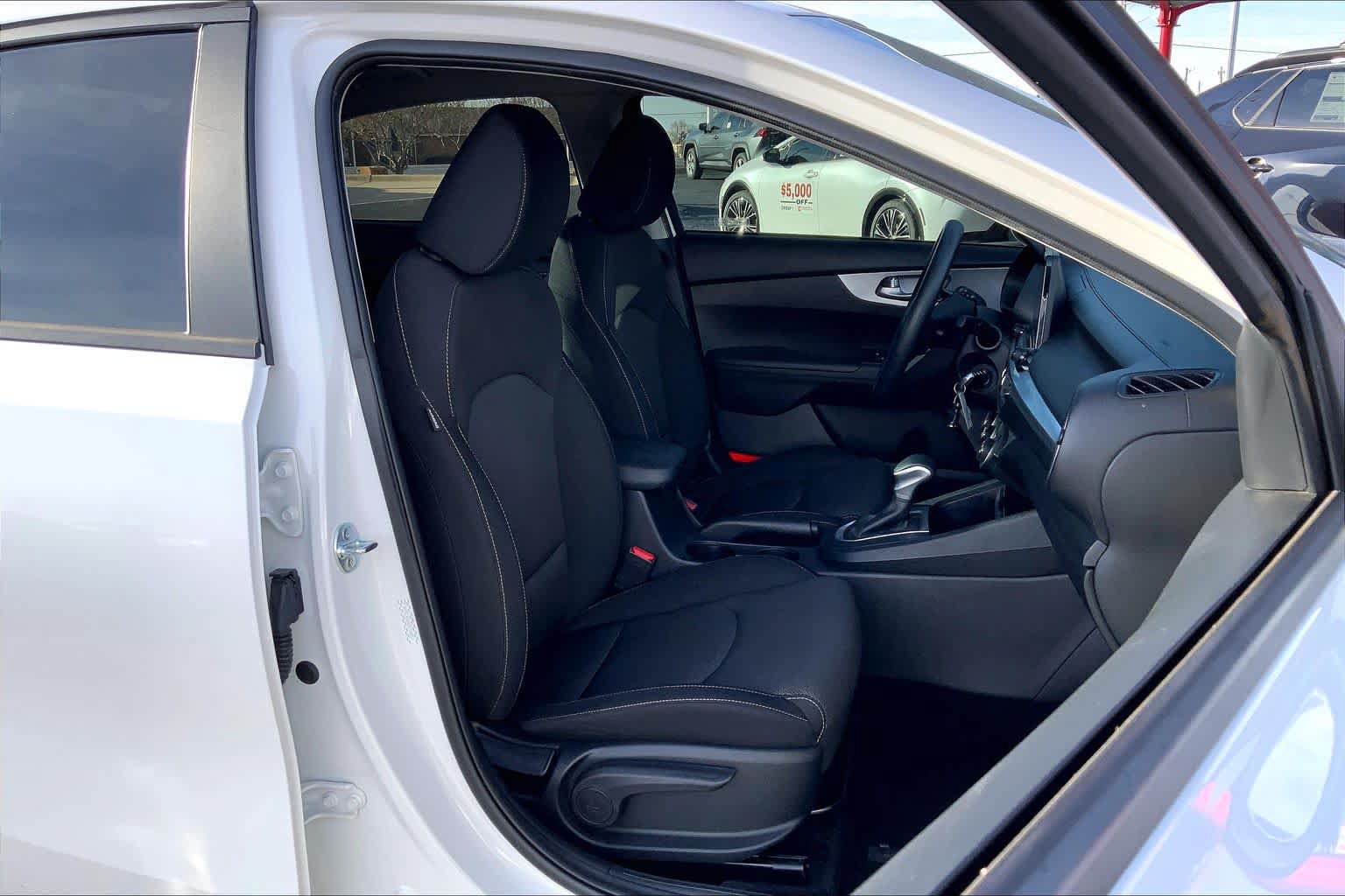Used 2024 Kia Forte LXS FWD image 9