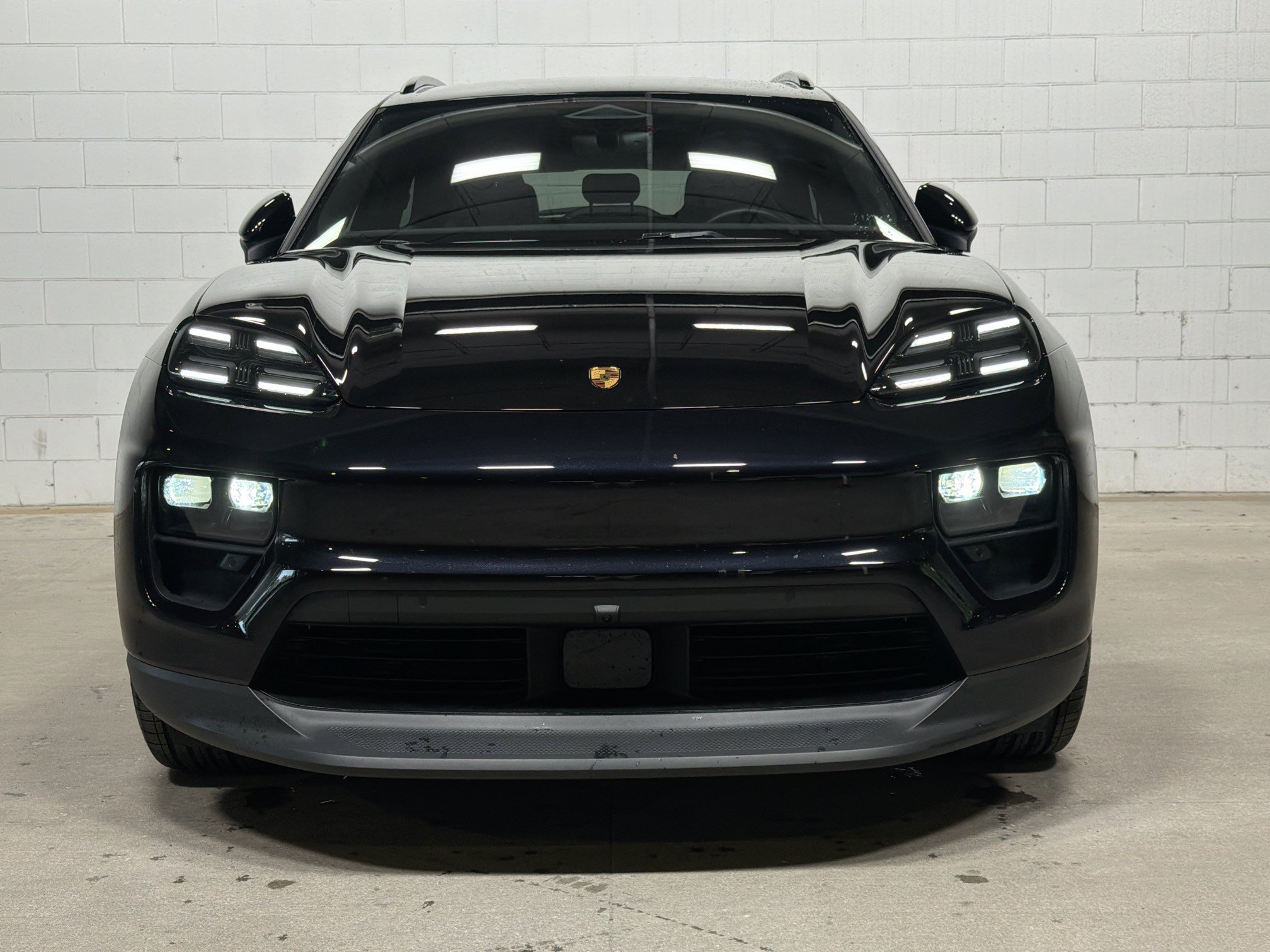 Certified 2026 Porsche Macan Electric RWD image 9