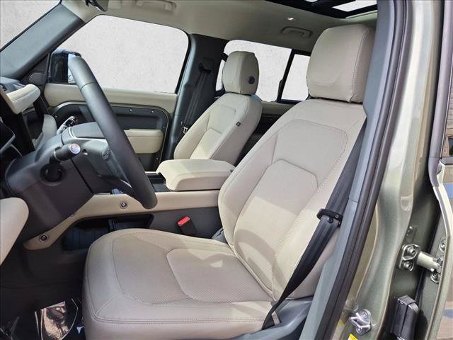 Used 2024 Land Rover Defender 110 SE AWD/4WD image 17