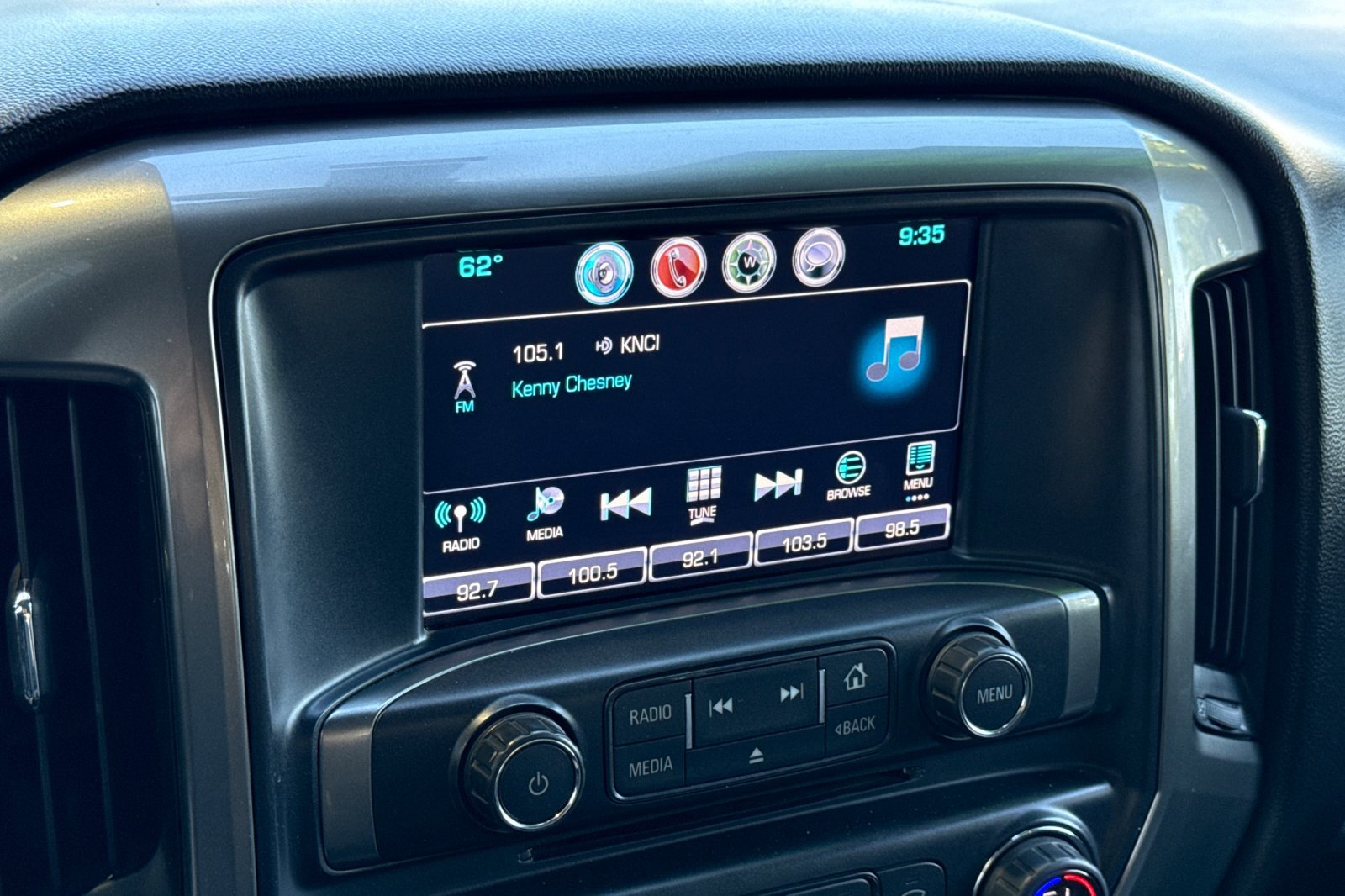 Used 2018 Chevrolet Silverado 1500 LT w/ All Star Edition AWD/4WD image 17