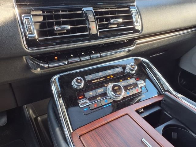 Used 2023 Lincoln Navigator Reserve image 16