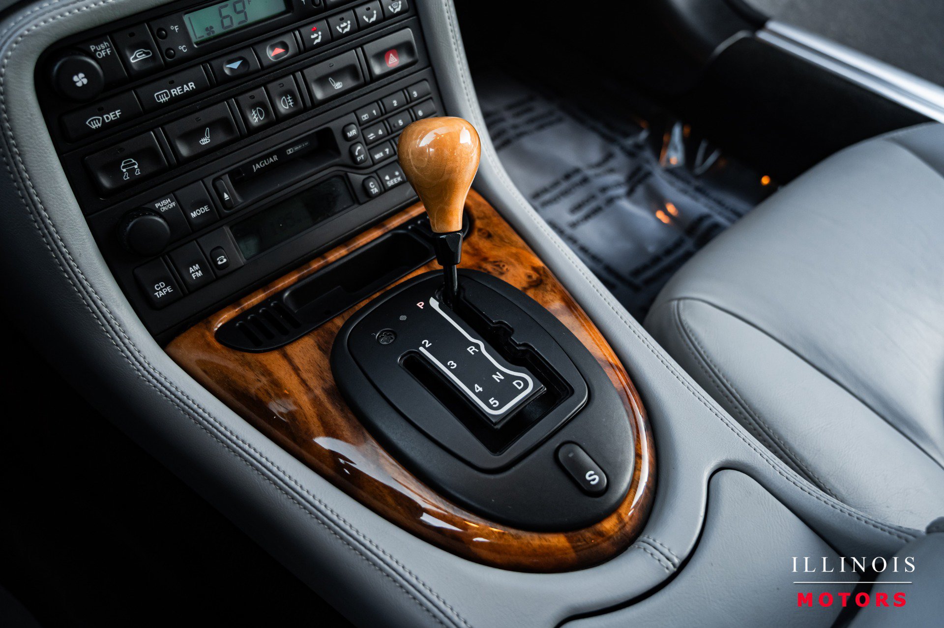 Used 2003 Jaguar XK8 Coupe image 24