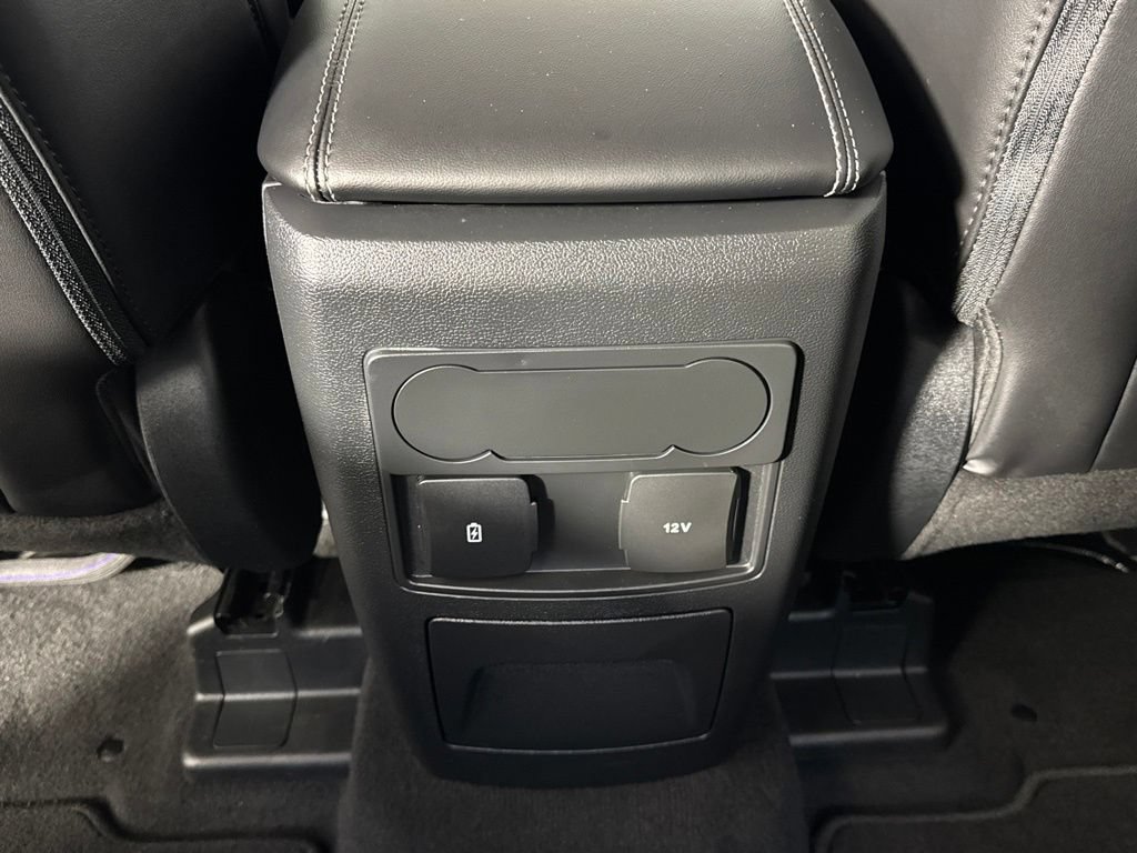 Used 2023 Ford Explorer XLT w/ Equipment Group 202A AWD/4WD image 31