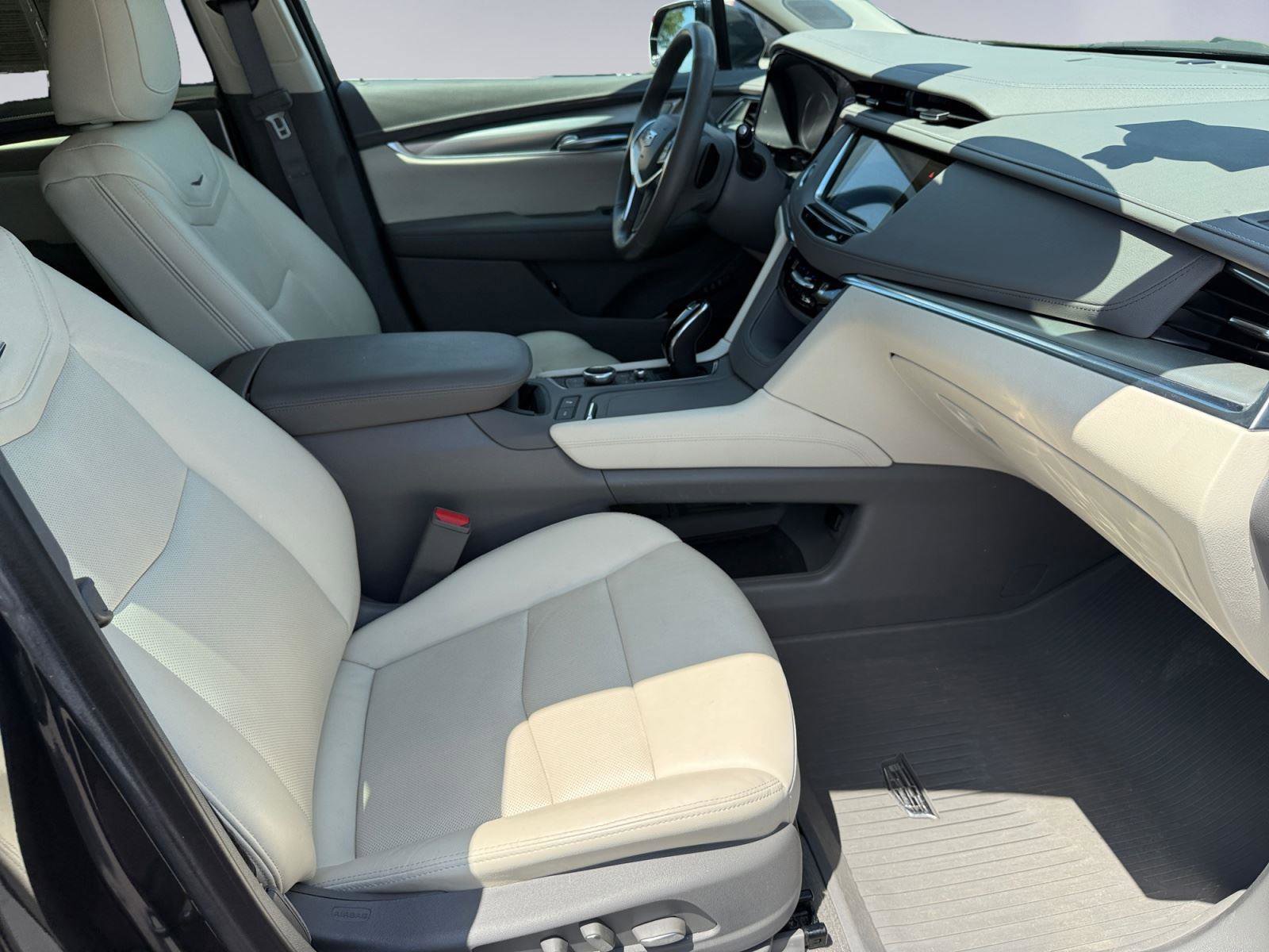 Used 2023 Cadillac XT5 Premium Luxury w/ LPO, Floor Liner Package AWD/4WD image 19