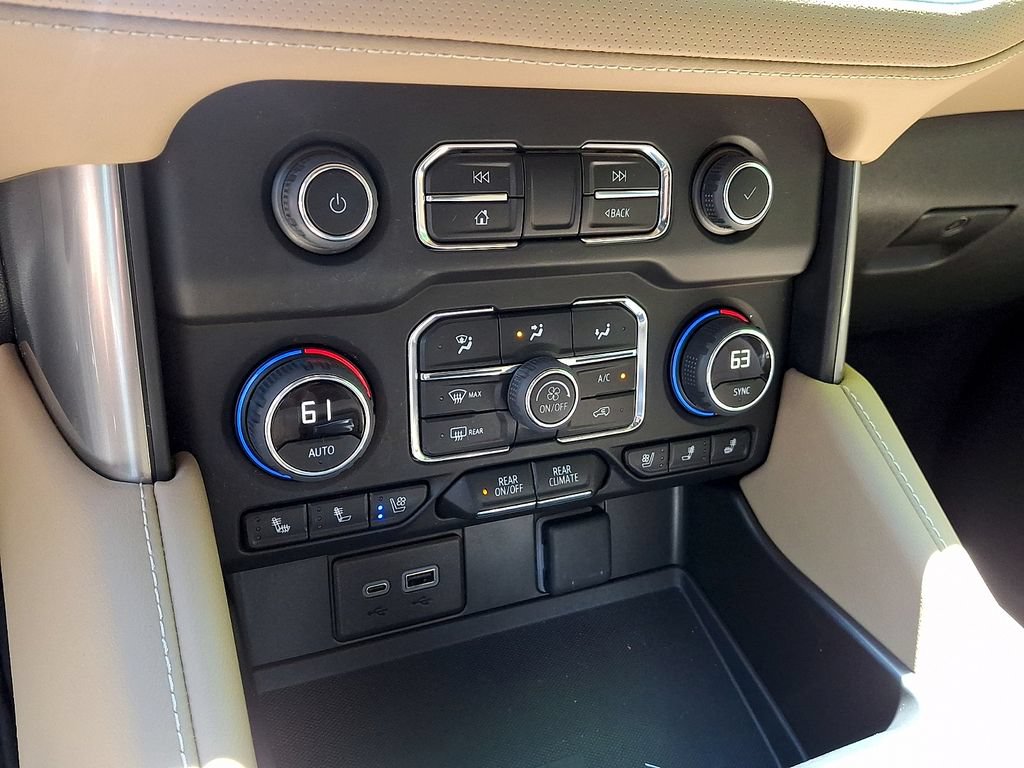 Used 2024 Chevrolet Suburban Premier AWD/4WD image 16