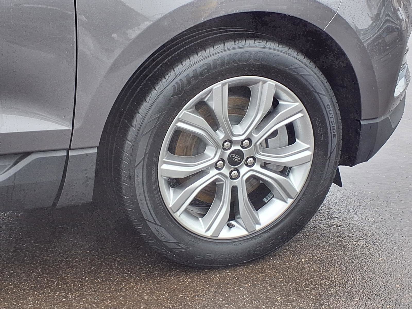 Used 2024 Ford Edge Titanium image 27