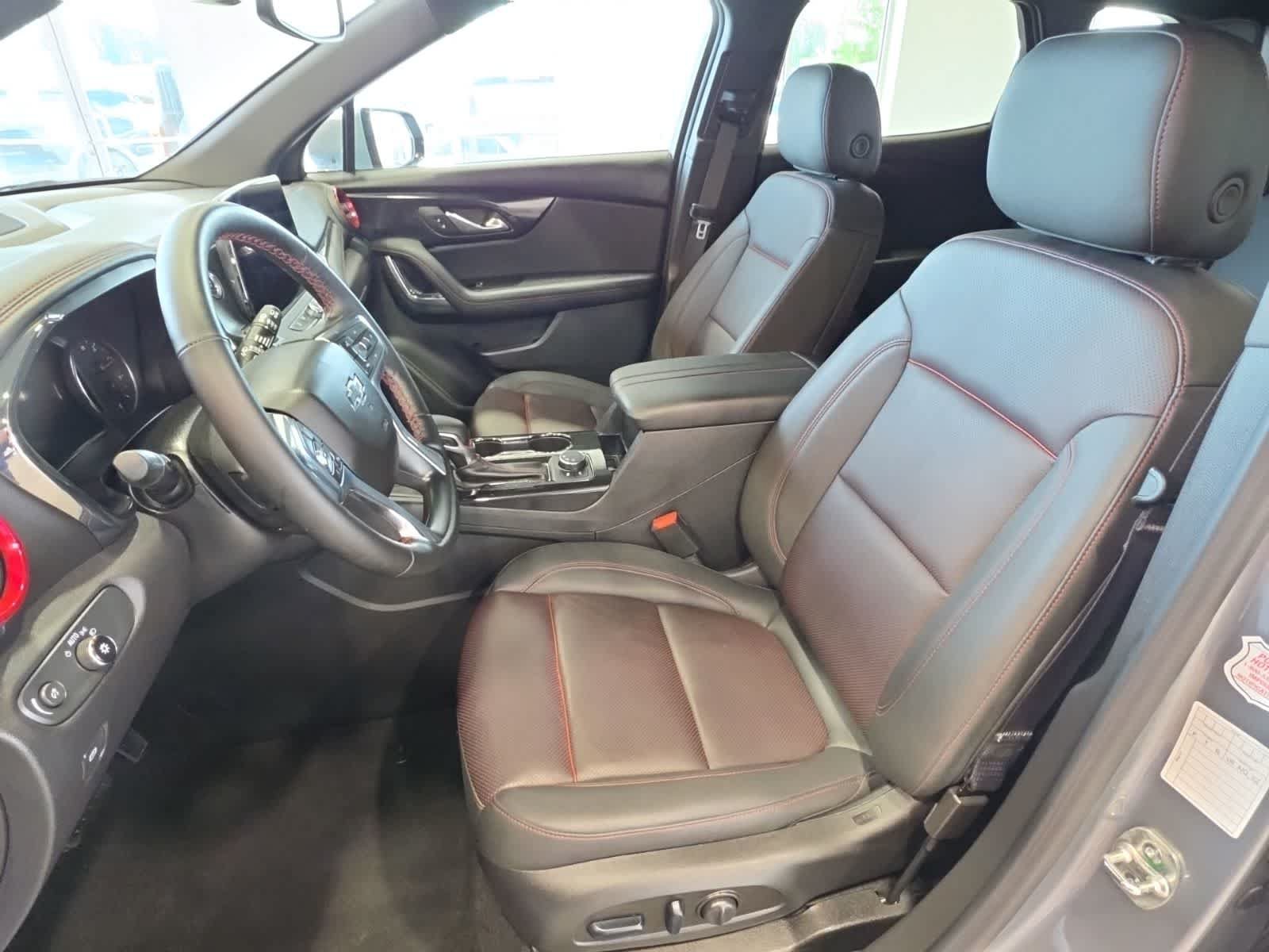 Used 2025 Chevrolet Blazer RS FWD image 14