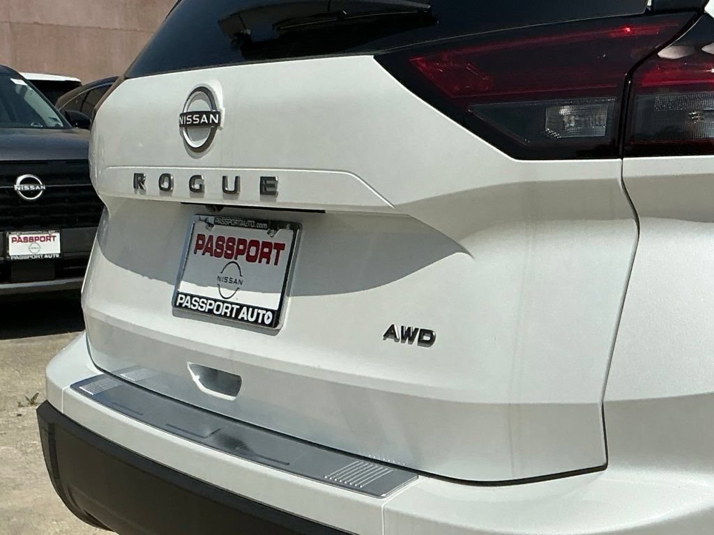 New 2026 Nissan Rogue SV w/ Cold Weather Package AWD/4WD image 3
