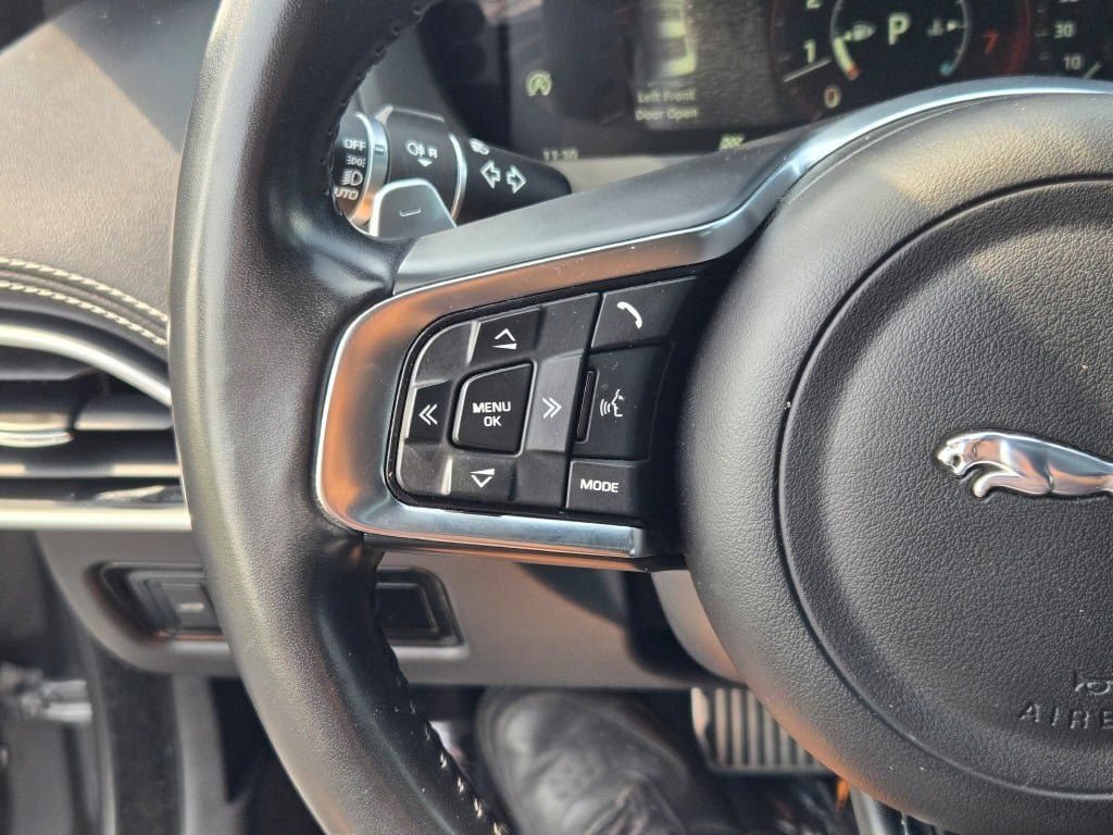 Used 2019 Jaguar XE R-Sport RWD image 32