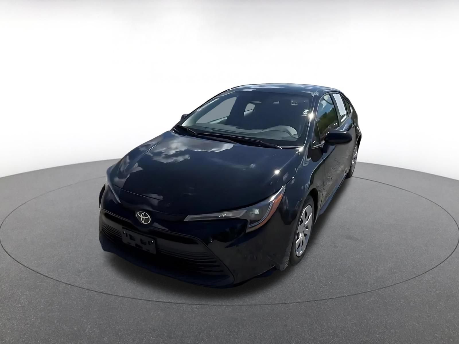 Used 2025 Toyota Corolla LE FWD image 7