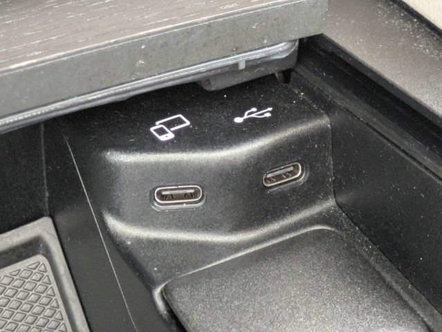 Used 2022 Mercedes-Benz GLS 450 4MATIC image 25