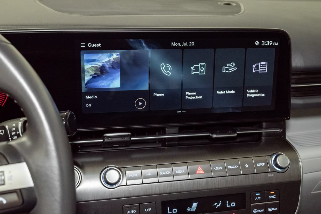 Used 2025 Hyundai Kona SEL FWD image 16